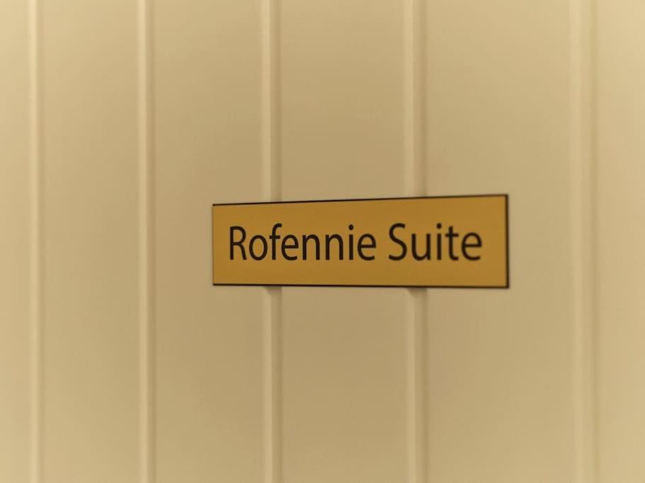 Rofennie Suite -Luxury Ensuite Room! Maidstone Extérieur photo