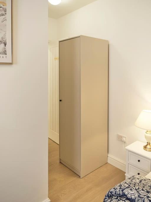 Rofennie Suite -Luxury Ensuite Room! Maidstone Extérieur photo